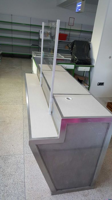 Balcão de atendimento em inox