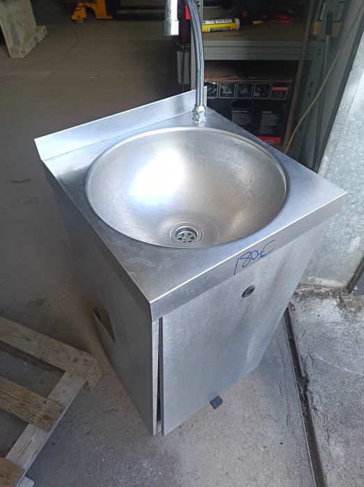 Pio lava mãos com pedal