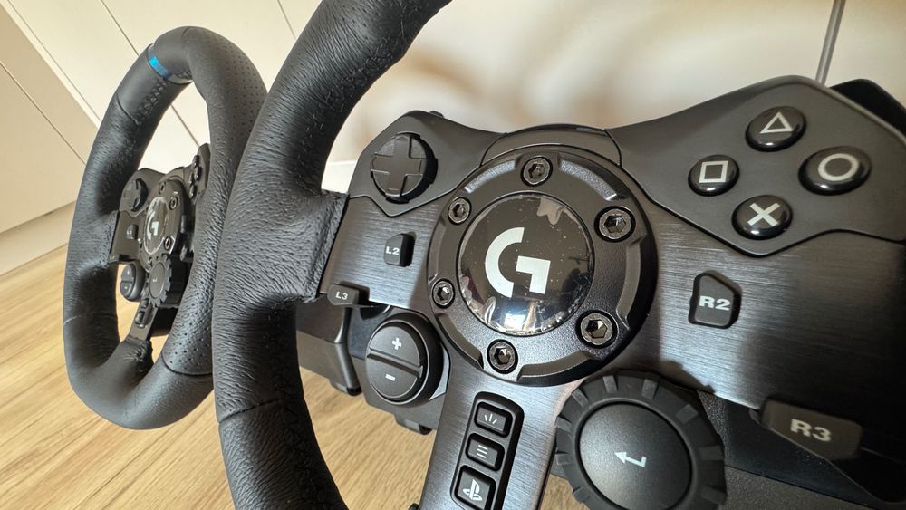 Kierownica Logitech G923 jak nowa na gwarancji