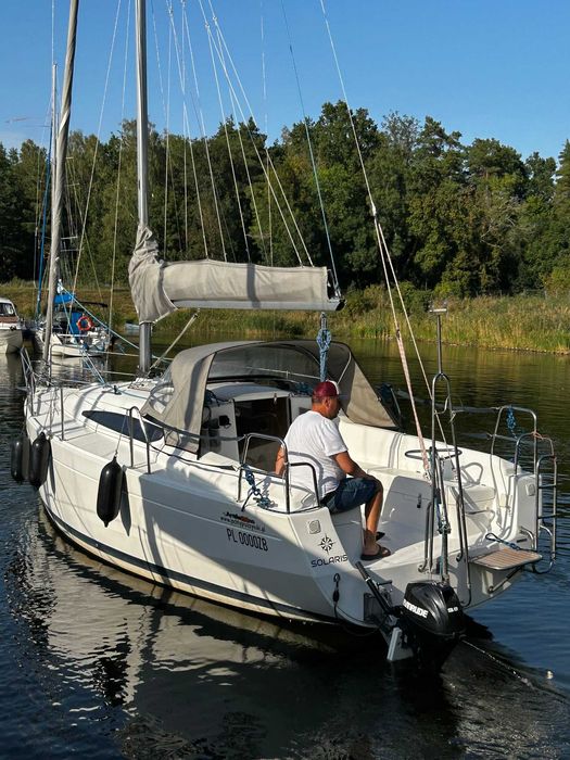 Jacht Antila 26cc z elektrycznie składanym masztem