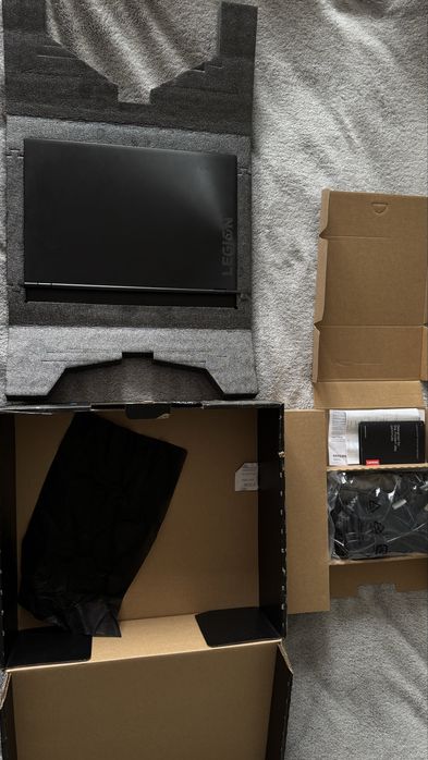 Lenovo Legion Y540 / i7-9750HF/ 32GB RAM / RTX 2060