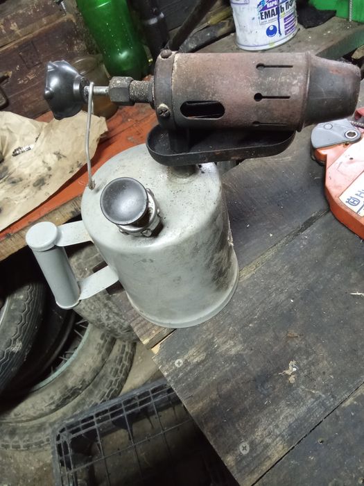 Продам паяльник лампу