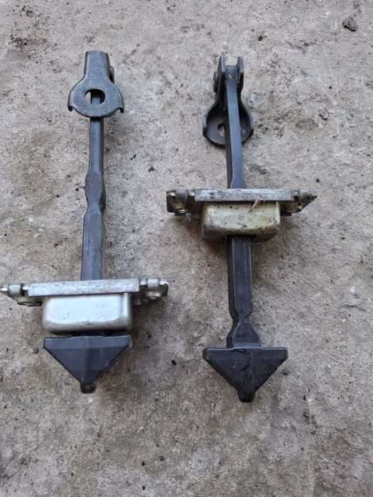 Петли багажника, замки дверей Мазда3 ВК