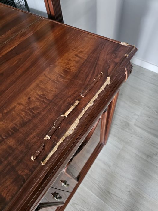 Conjunto Completo de Sala de Jantar (Cristaleira, Aparador, Mesa e Cadeiras)