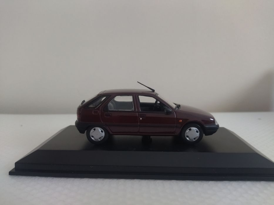 Miniatura Citroen ZX 1/43 Nova