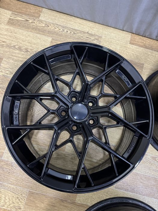 Диски R18 5x114,3 ET38 dia 73.1 kia и другие