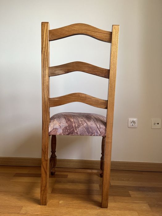 Cadeira de madeira maciça