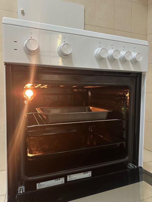 Fogão BEKO FSS67000GW (71 L - Elétrico de Vitrocerâmica - Branco)