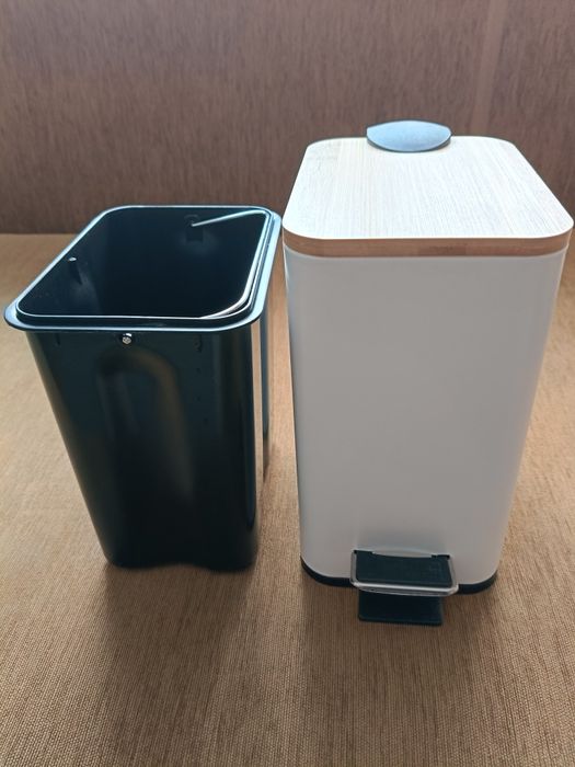 Kosz na śmieci biały