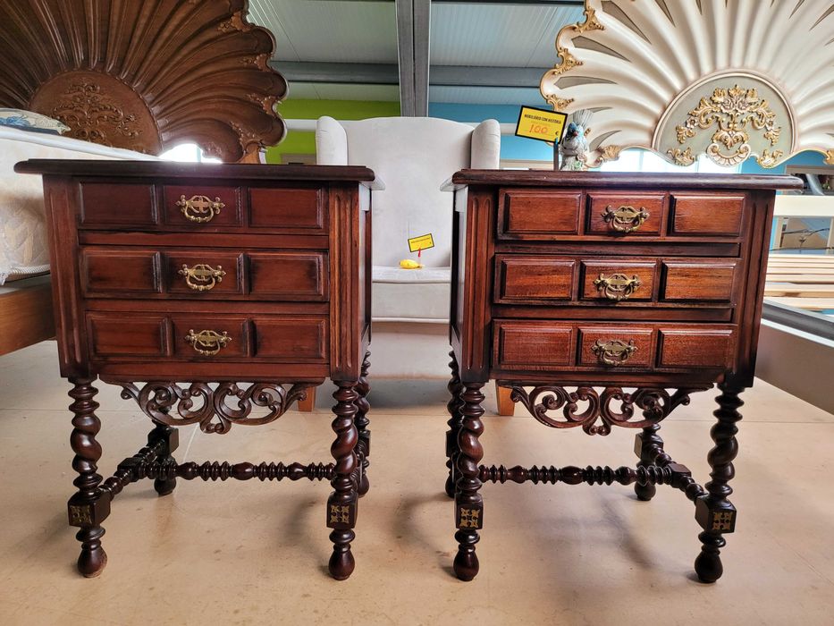 Mesas de cabeceira em madeira - Valor unitário - óptimo est