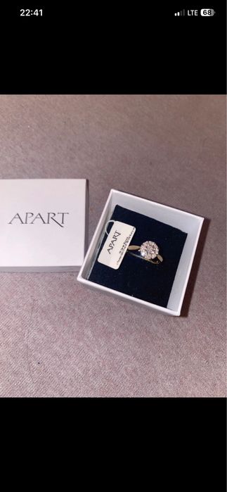 Pierscionek zareczynowy z diamentem apart