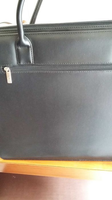 mala toda em couro para executivos