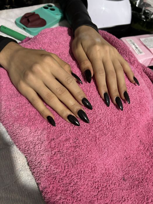 Modelo unhas gel