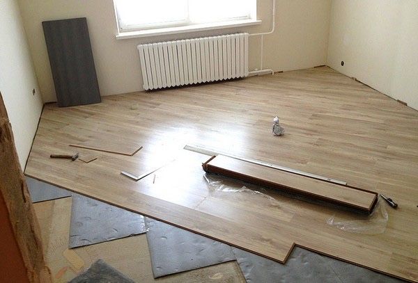 Укладання ламінату