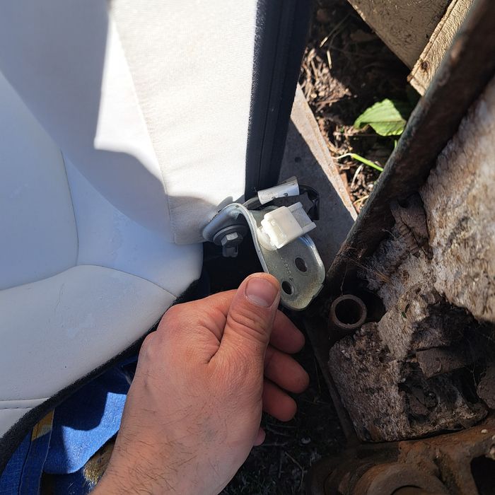 Кожаный салон Tesla Model 3 21+год