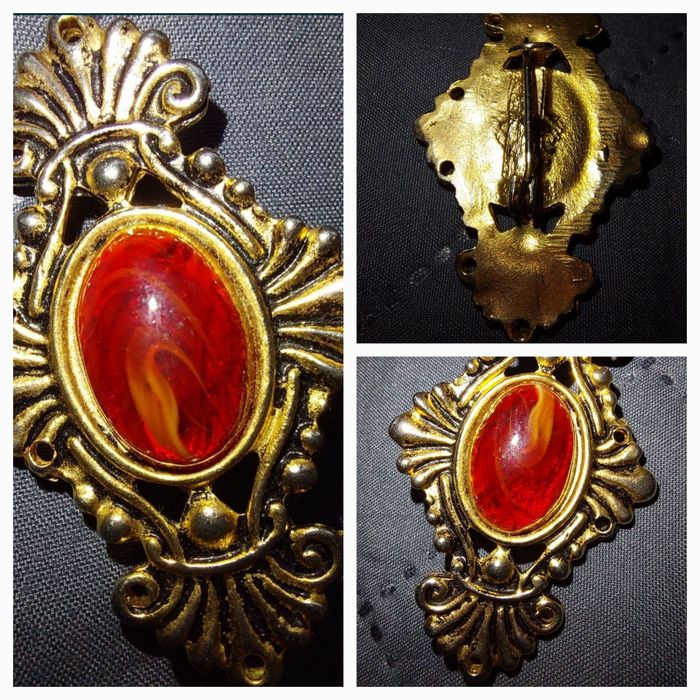 1980s Bronze-Colored Brooch