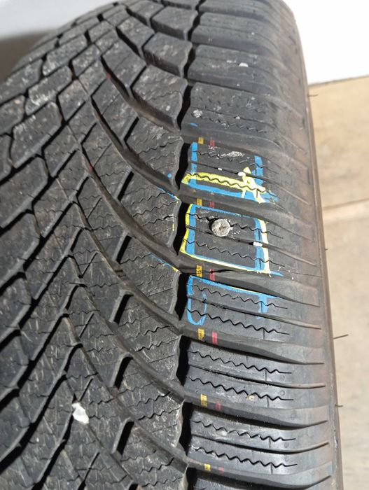 1x 215/65 R17 103H Bridgestone Blizzak LM005. 2019r 7,4mm