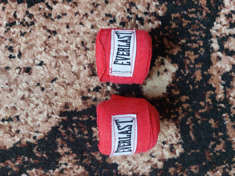 Продам  захисне спорядження для Тхеквондо