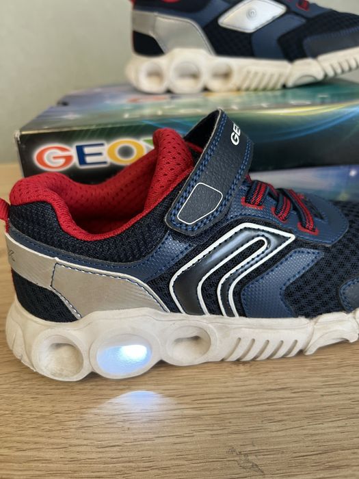 Geox 33 кросівки