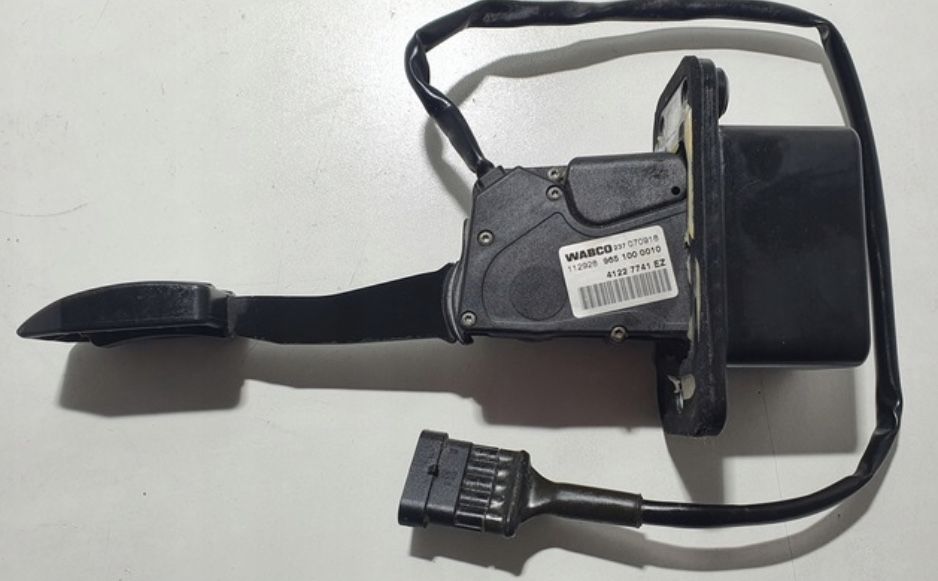 Педаль газа ивеко стралис евро-5   9651000010