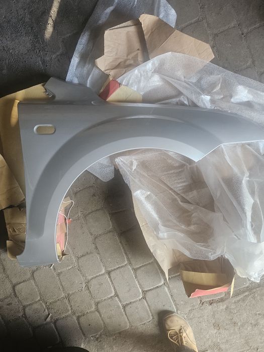 Błotnik prawy przód Ford Focus mk2