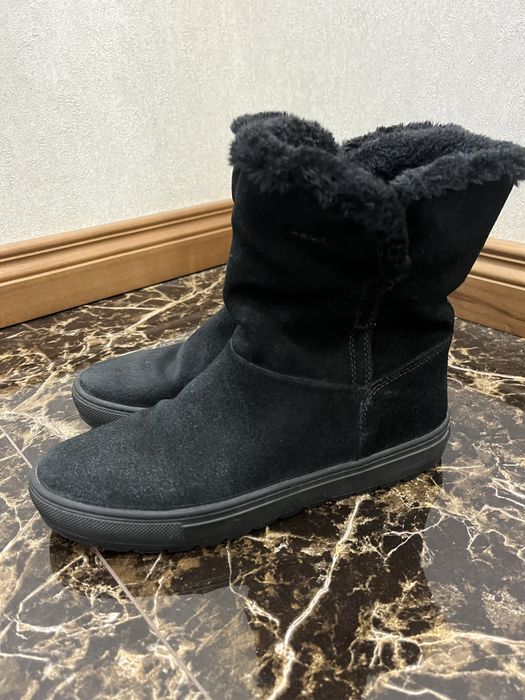 Зимові чоботи Geox. 38 розмір. Замшеві черевики Geox.
