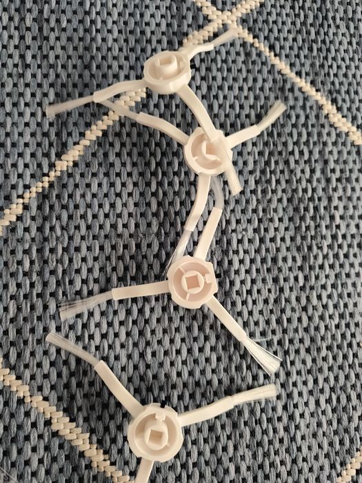 Elementy z robota sprzątającego xaiomy