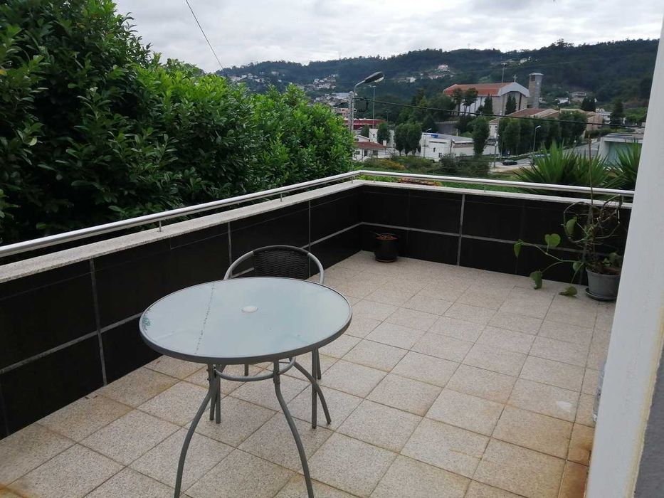 Vende-se Moradia - Casa