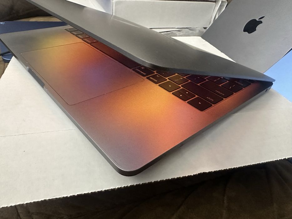 Macbook pro 13 8/512гб ssd 2017 добрий стан