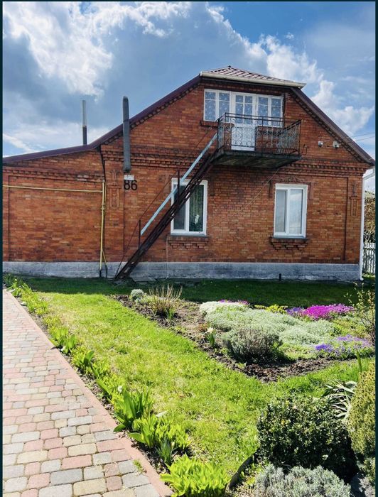 Цегляний будинок