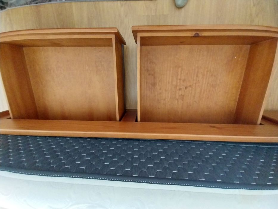 Cama com colchão e estrado