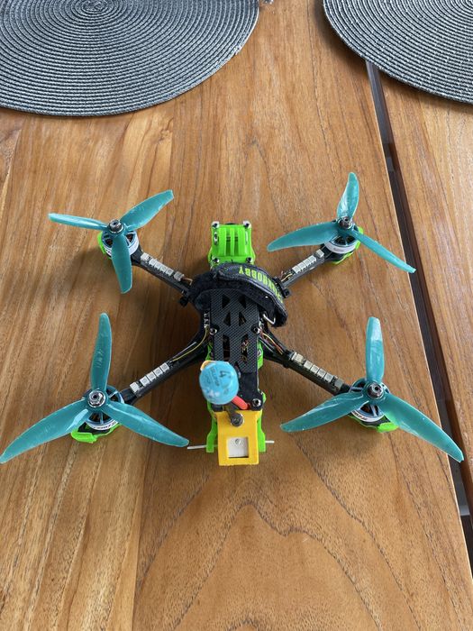 dron fpv 5’ mark5 analog 4s