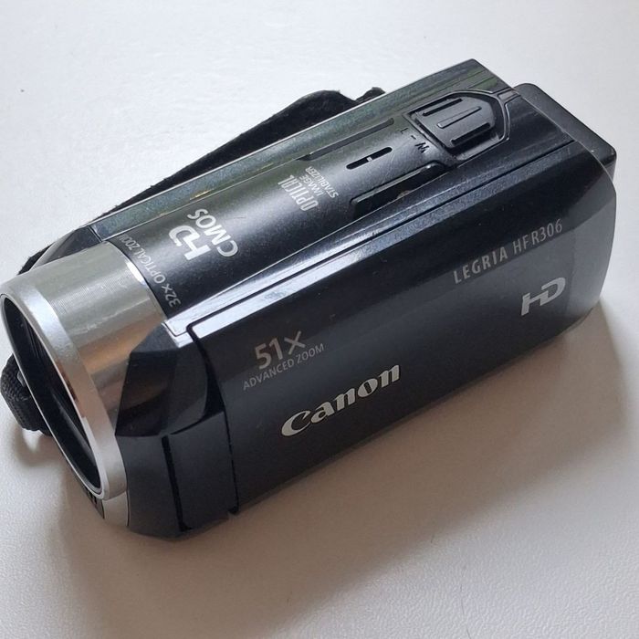 Видеокамера Canon HF R306