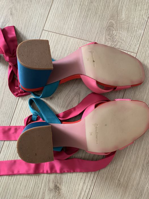 Kolorowe buty damskie Stradivarius r. 36