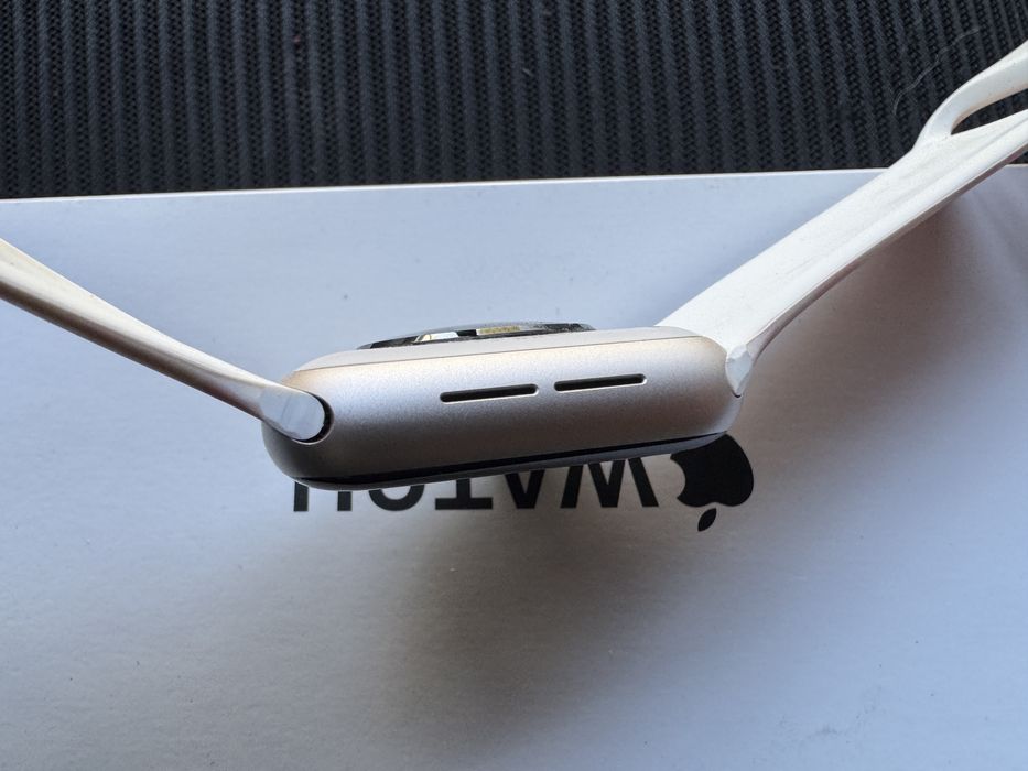 Apple Watch SE (Gen 2) 40mm Starlight Aluminium Case смарт годинник
