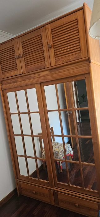 Roupeiro quarto madeira