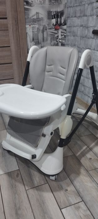 Стільчик для годування