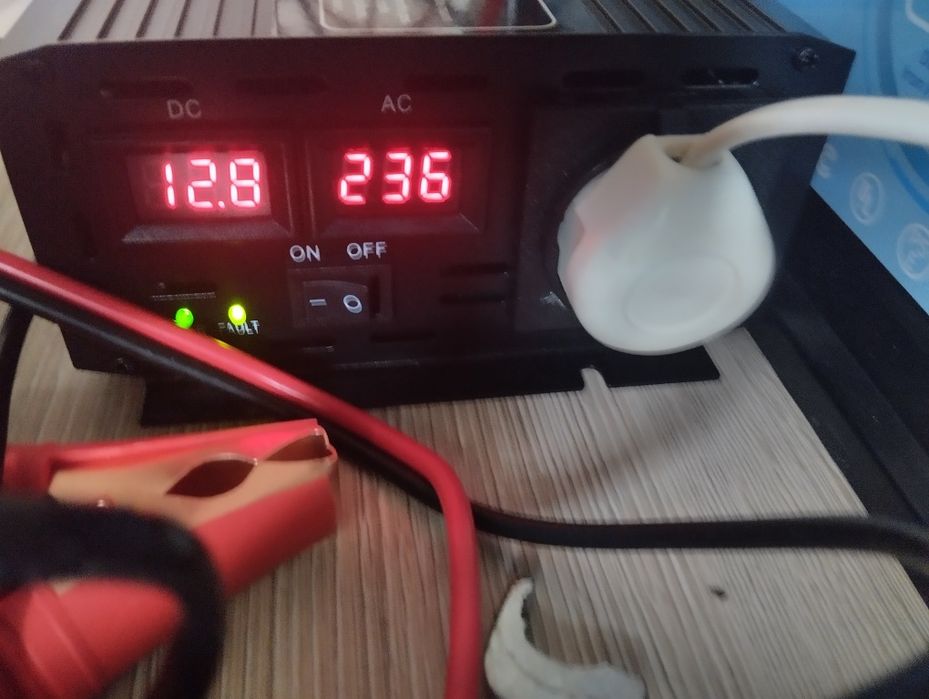 Продам инвентор 12в-220в 3000вольт