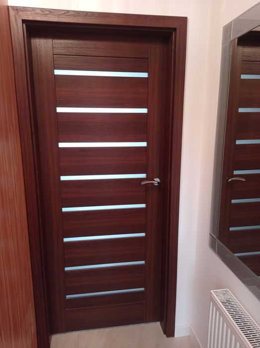 Sprzedam drzwi wewnętrzne 80 P z ościeżnica regulowaną.