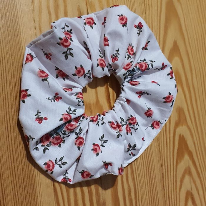 Handmade Gumka, gumki scrunchie do włosów szyte przez 10latka