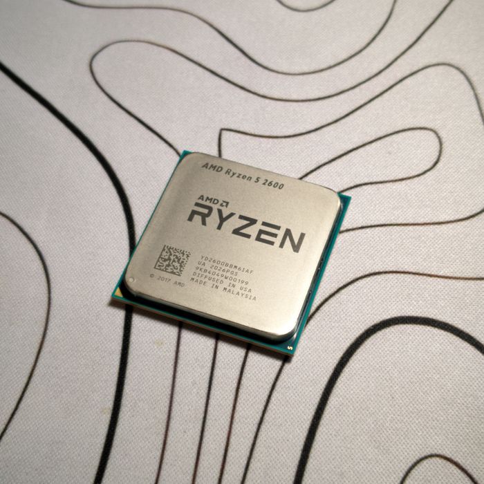 процесор AMD Ryzen 5 2600 6 ядер / 12 потоків
