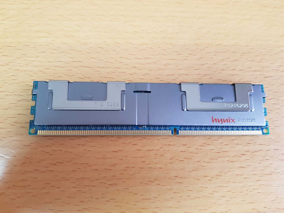 Pamięć RAM serwerowa Hynix HMT42GR7BMR4A-G7 16GB PC3-8500