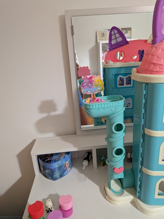 Gabby's dollhouse