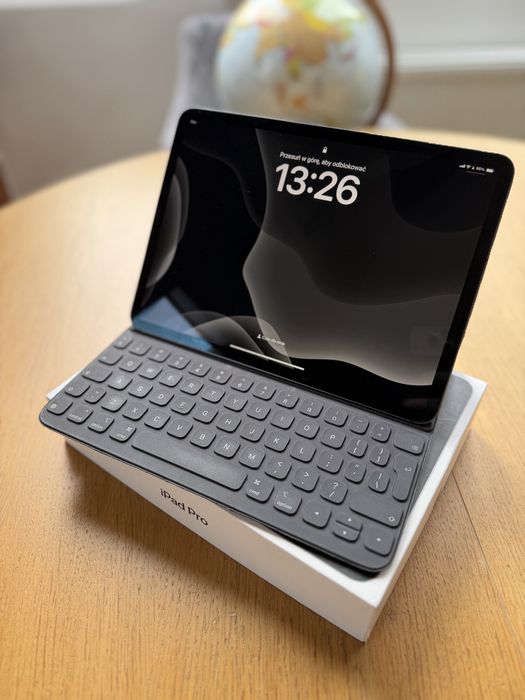 Ipad Pro 11' (1. gen.) 256 GB, WiFi / Celullar (SIM) + Magic Keyboard