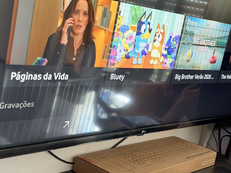 Vendo TV LG 55’ LED UQ7500
