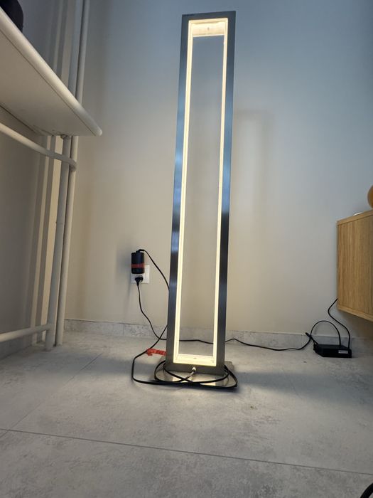 Przepiekna lampa z regulacja - nowoczesna