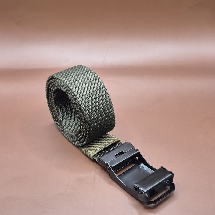 Pasek do spodni eleganckich I jeansów z metalową klamrą khaki Nowy