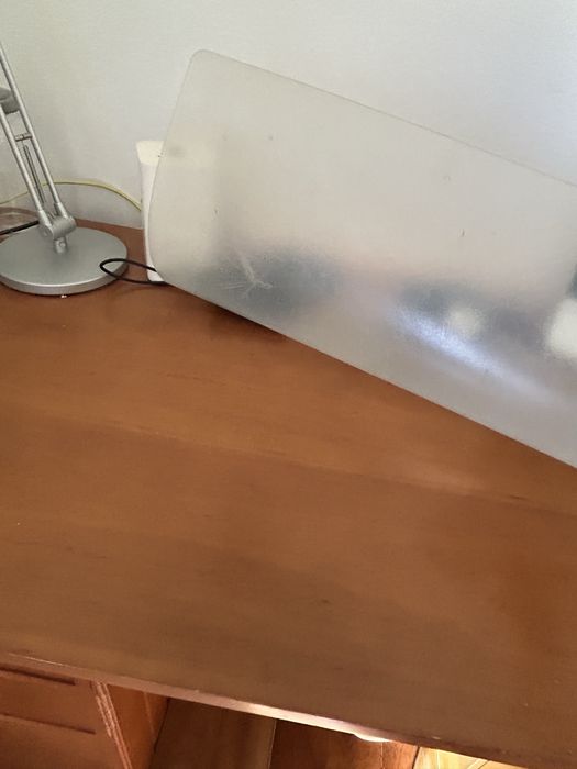 Secretaria e mesa cabeceira