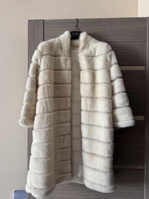 Шуба з єко хутра біла