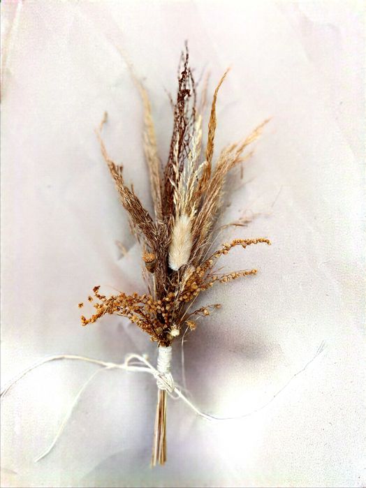 Butonierka beżowo- brązowa